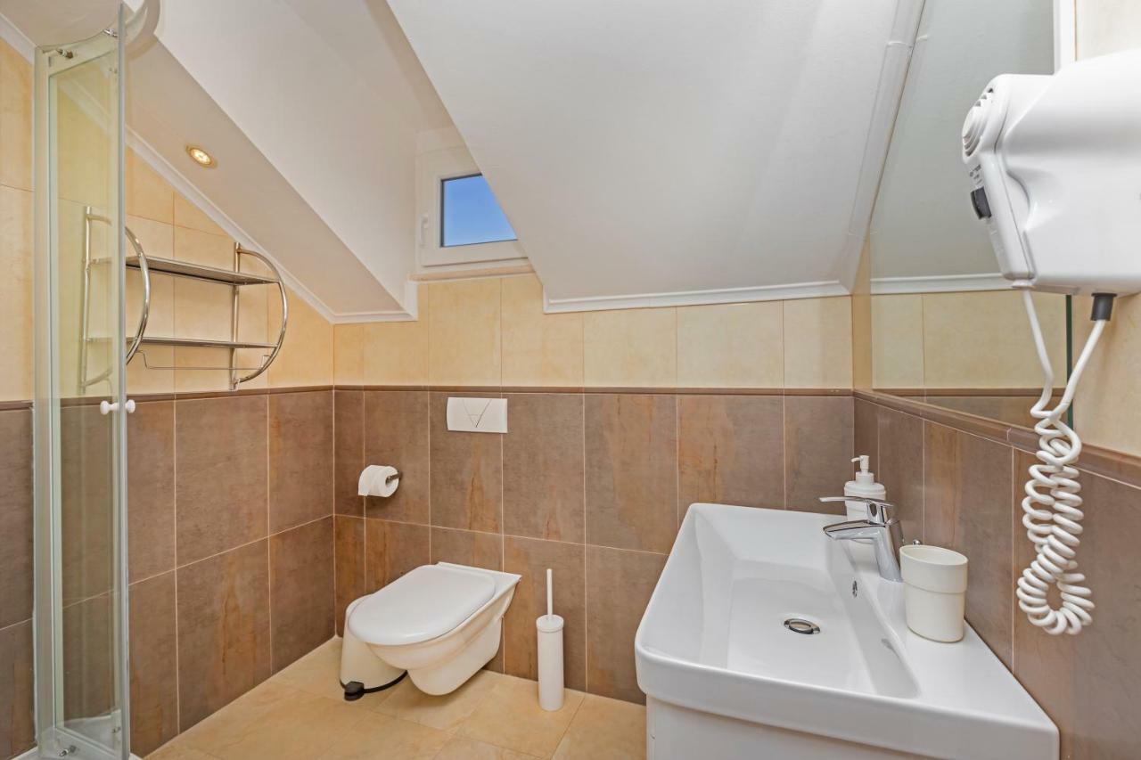 Feri Apartamento *