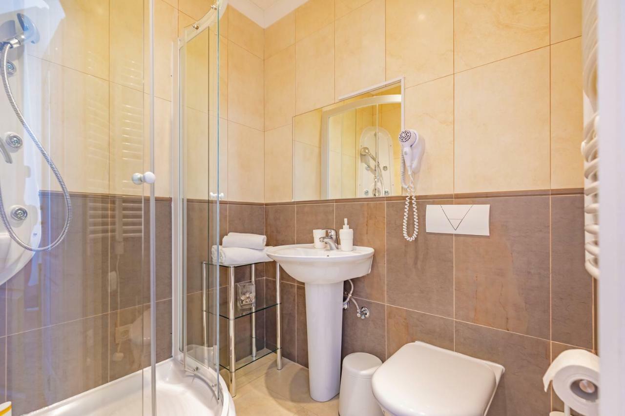 Apartment Feri *